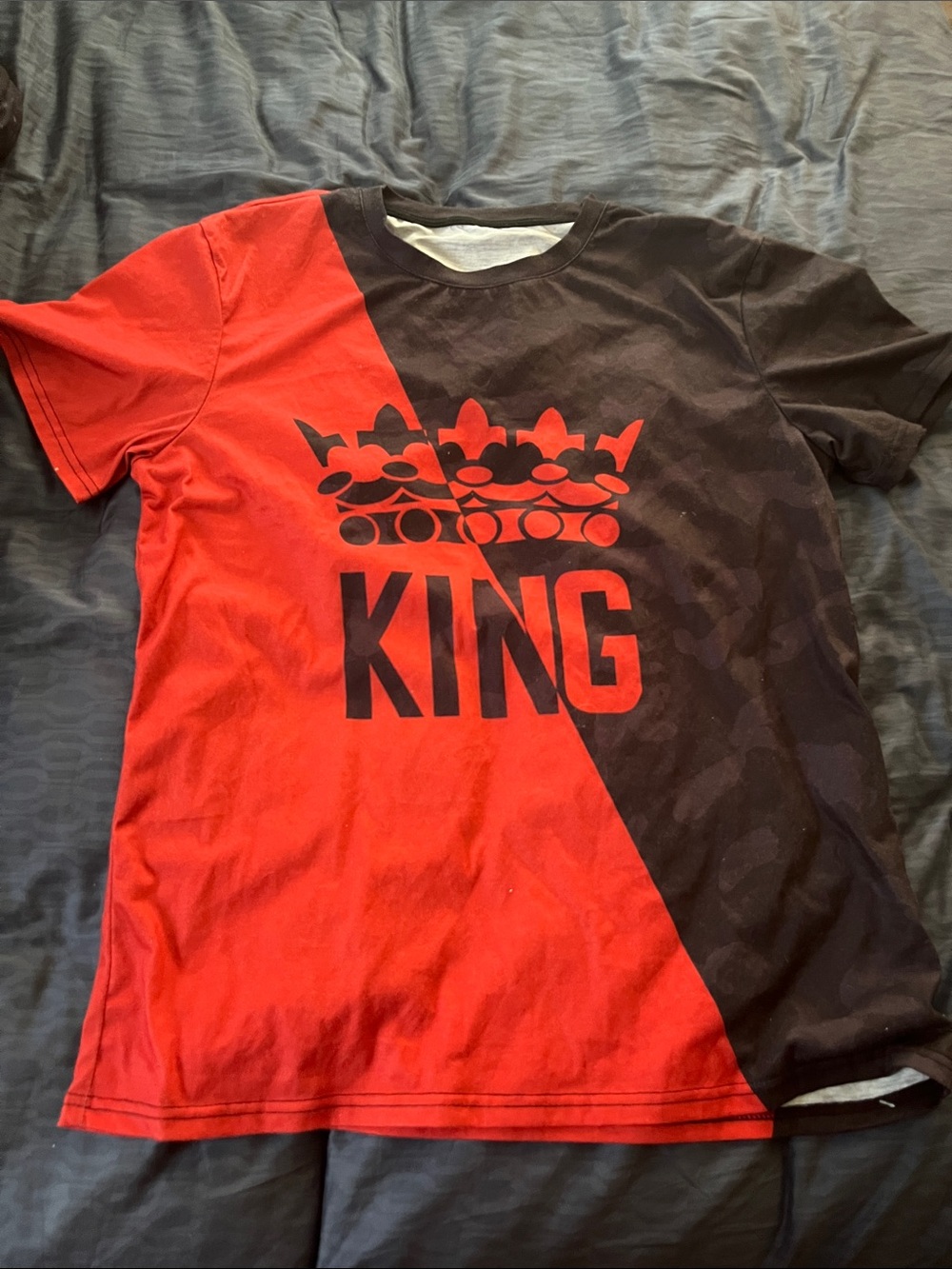 SHEIN Red and Black 'KING' Graphic Short Sleeve Tee